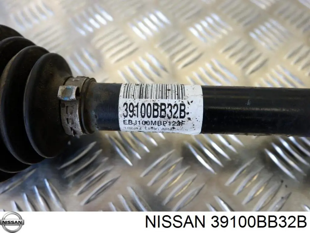 39100BB32B Nissan/Infiniti Półoś napędowa przednia prawa