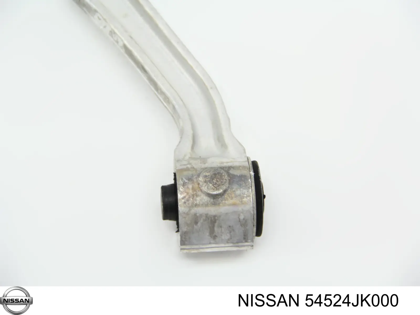 Do koszyka 54524JK000 Nissan/Infiniti Wahacz zawieszenia przedniego prawy górny