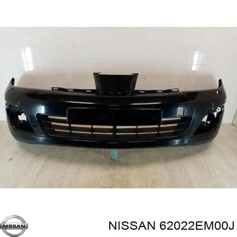 Zderzak przedni do Nissan Tiida  SC11X