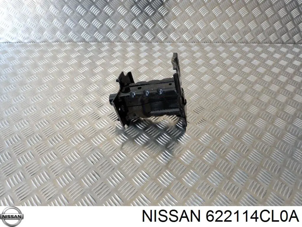 622114CL0A Nissan/Infiniti Wspornik wzmocnienia zderzaka przedniego