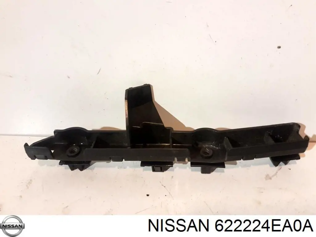 622224EA0A Nissan/Infiniti Wspornik zderzaka przedniego prawy
