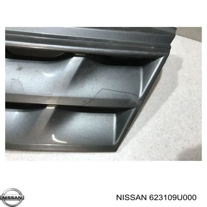 Atrapa chłodnicy 623109U000 Nissan/Infiniti