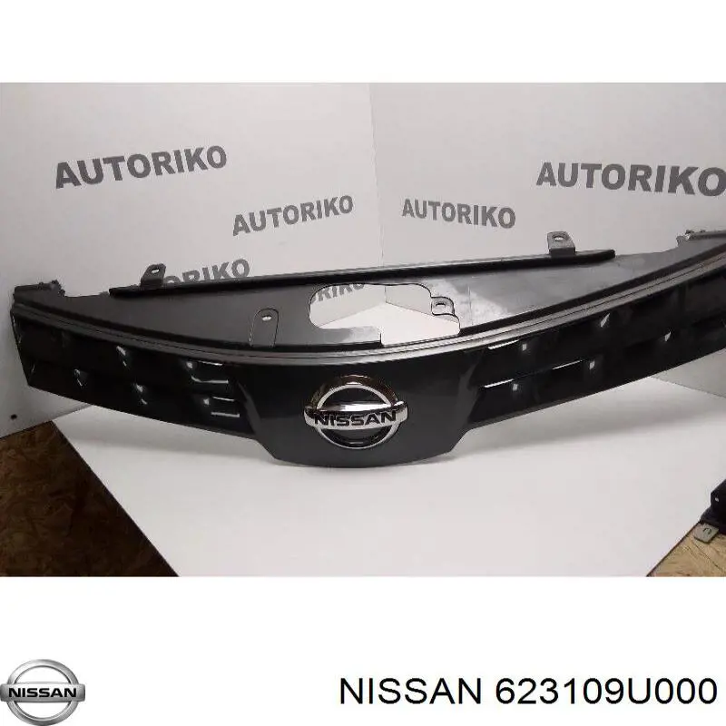 Atrapa chłodnicy 623109U000 Nissan/Infiniti