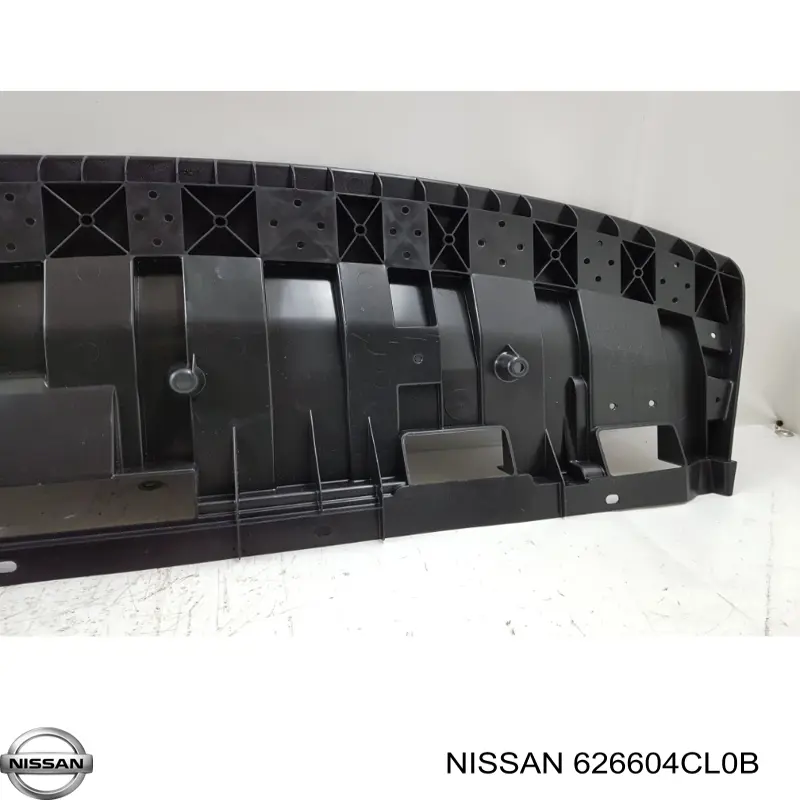 Do koszyka 626604CL0B Nissan/Infiniti Osłona zderzaka przedniego