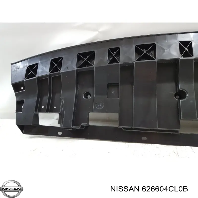 Do koszyka 626604CL0B Nissan/Infiniti Osłona zderzaka przedniego