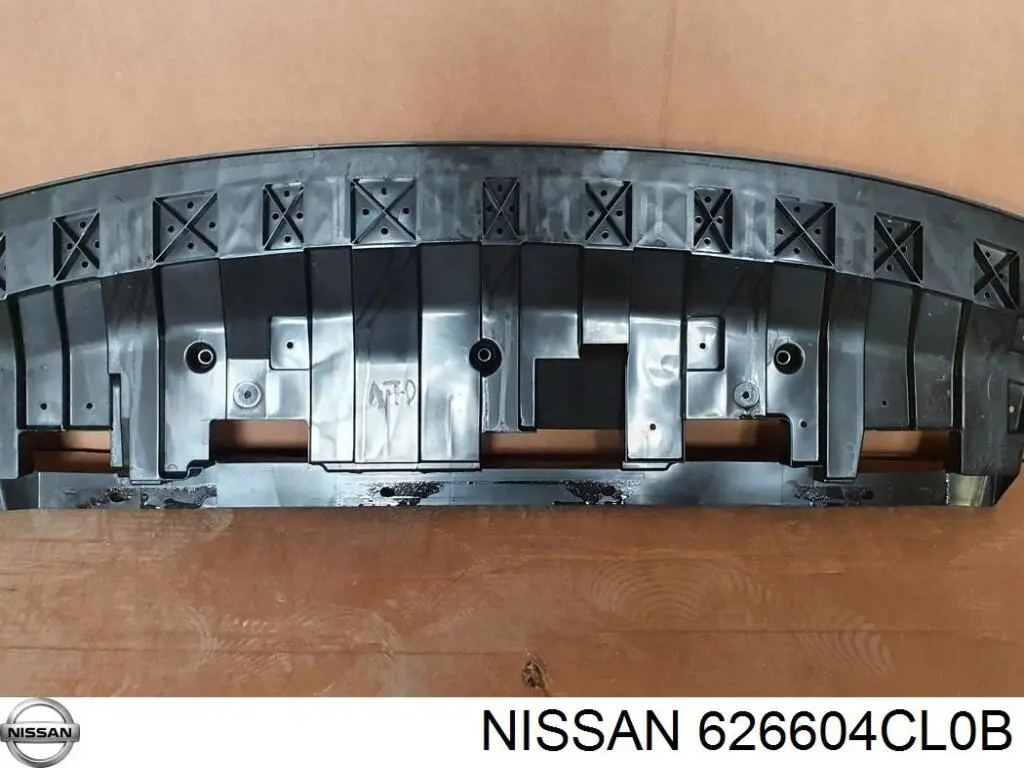 Osłona zderzaka przedniego Nissan/Infiniti 626604CL0B
