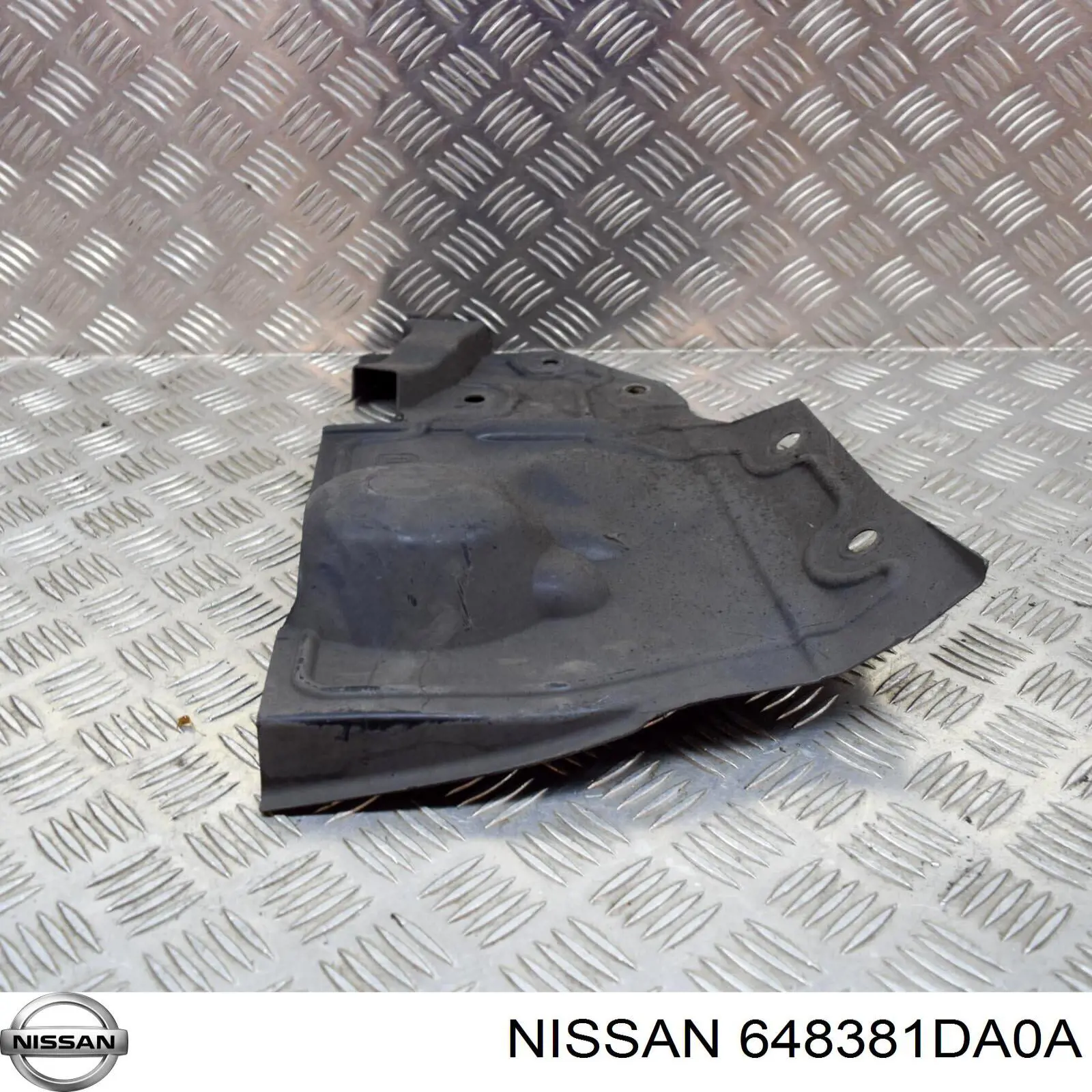 648381DA0A Nissan/Infiniti Osłona silnika prawa