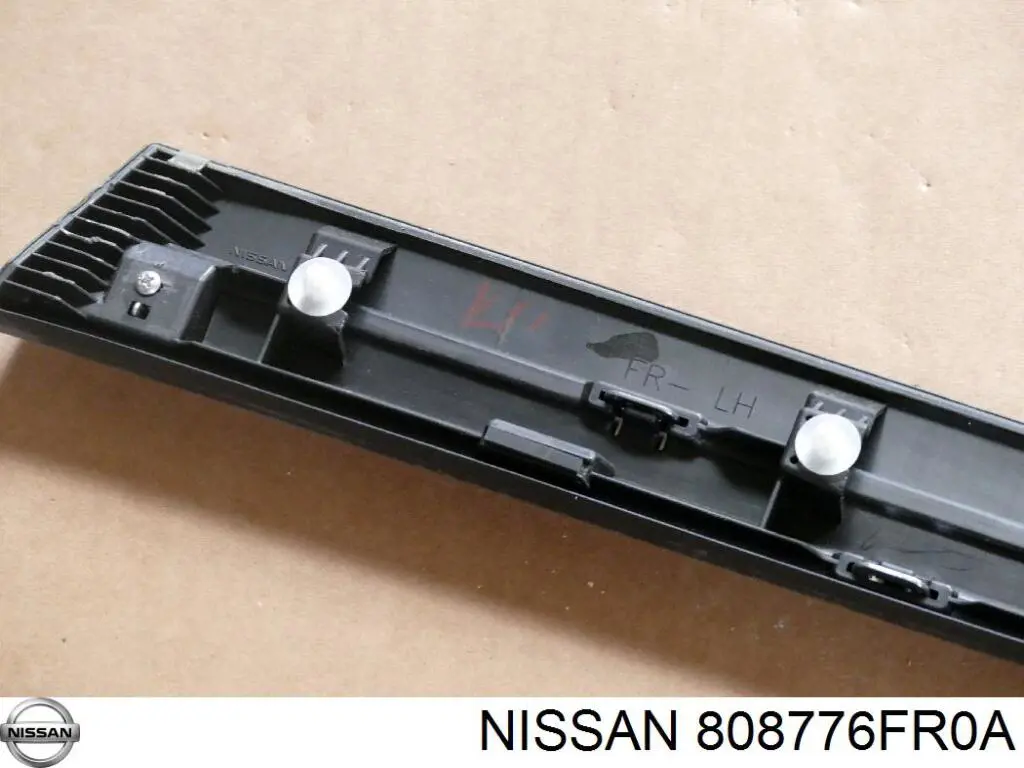 808776FR0A Nissan/Infiniti Listwa ochronna drzwi przednich lewych dolna
