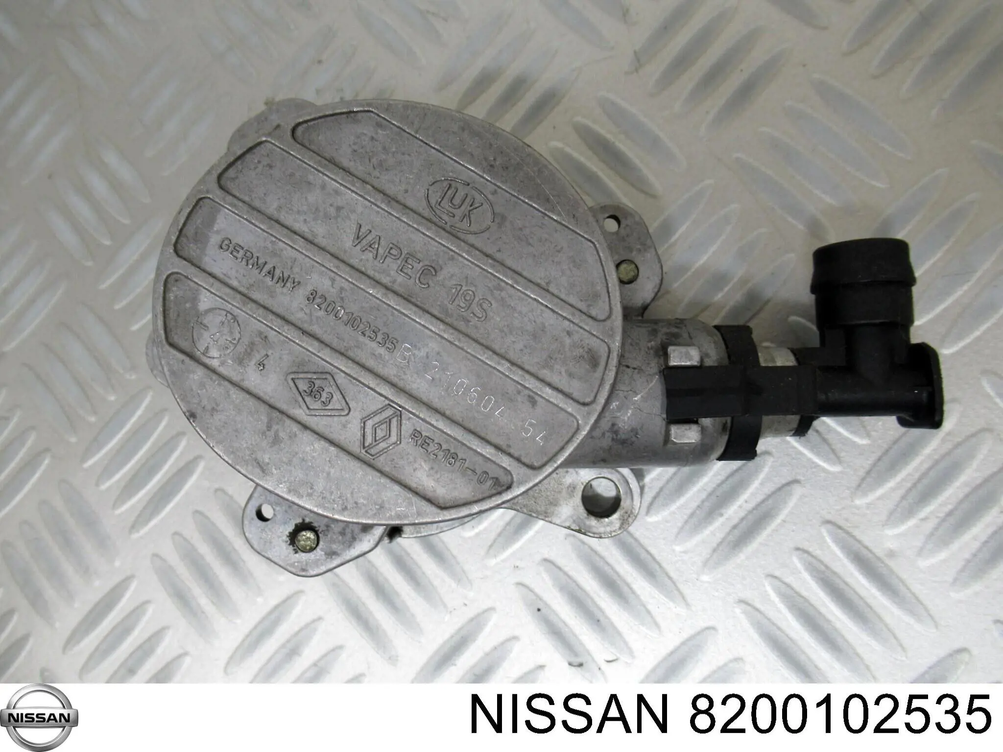 Do koszyka 8200102535 Nissan/Infiniti Pompa podciśnienia
