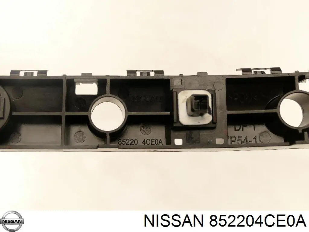 Wspornik zderzaka tylnego prawy 852204CE0A Nissan/Infiniti