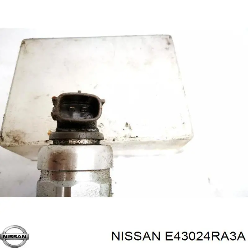 E43024RA3A Nissan/Infiniti Amortyzator przedni prawy