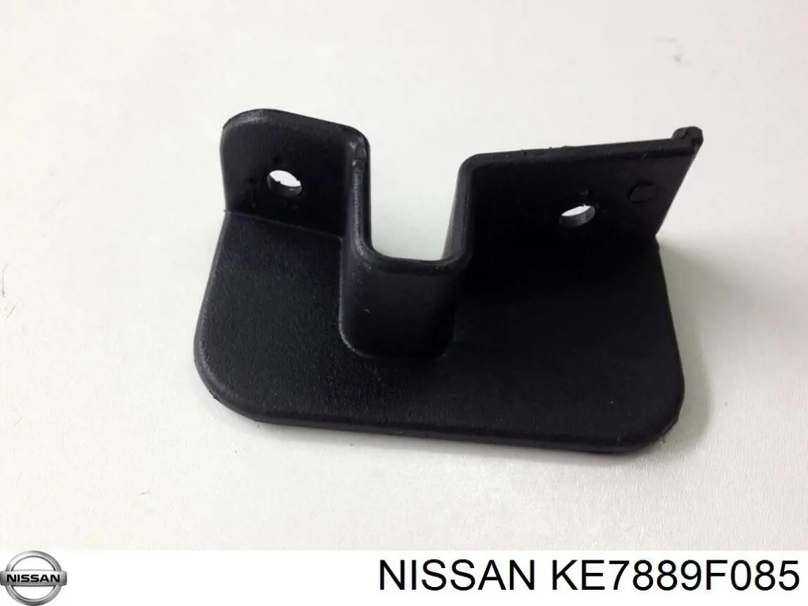 Chlapacze przednie, zestaw Nissan Primera sedana (P11) (1996 - 2002) cena, od 32,94 USD
