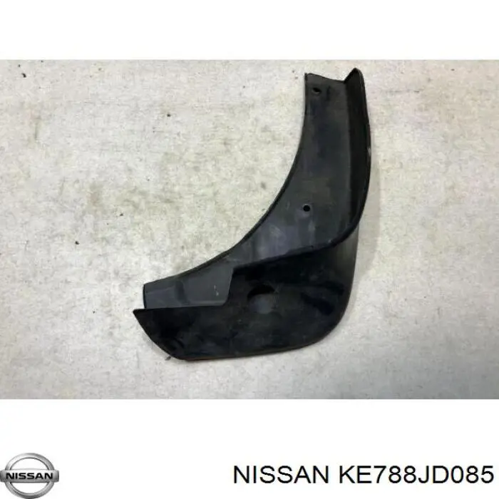 Chlapacze przednie, zestaw Nissan/Infiniti KE788JD085 cena, od 47,69 USD