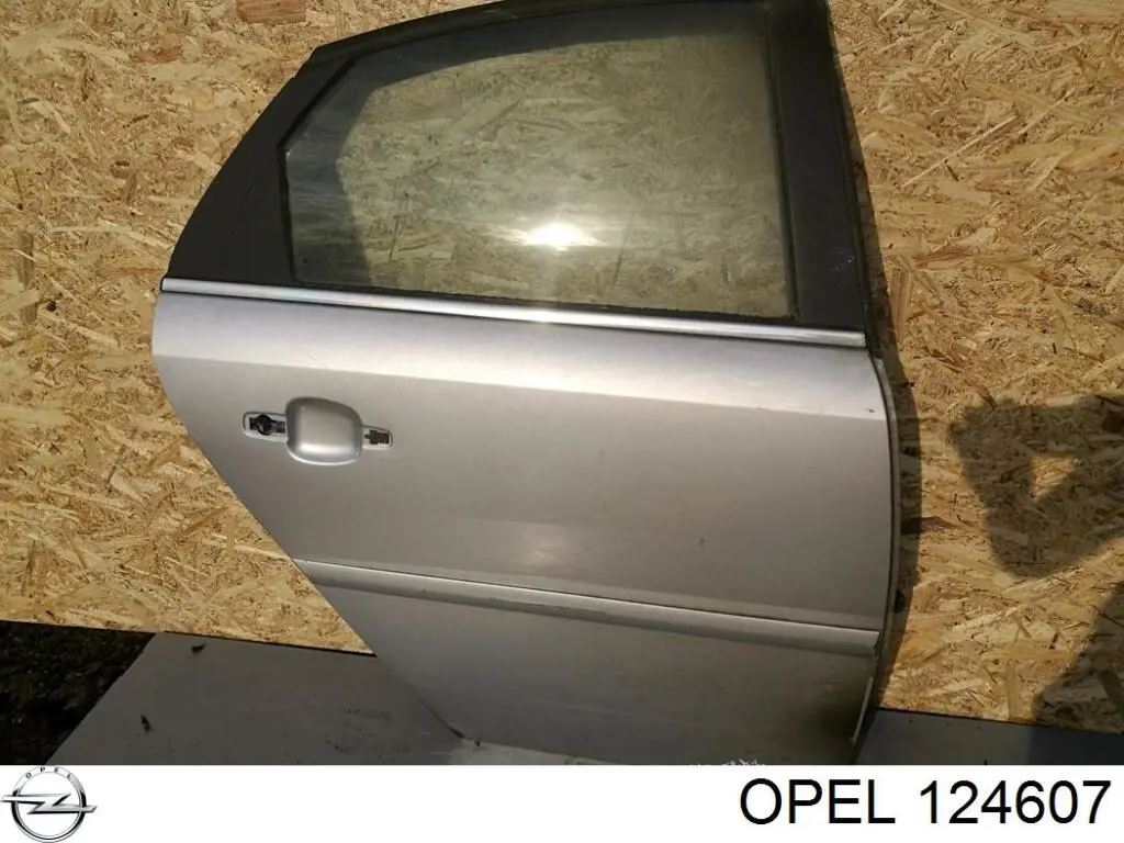 Drzwi tylne prawe Opel Vectra C sedana (2002 - 2008) cena, od 165,80 USD