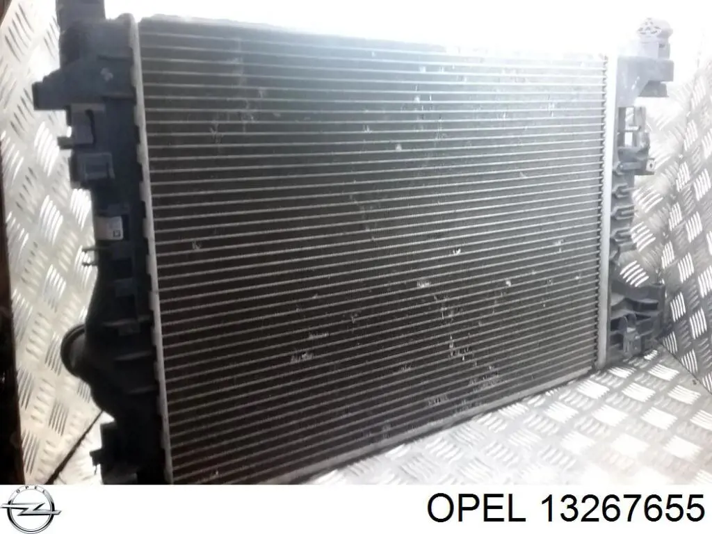 13267655 Opel Chłodnica silnika