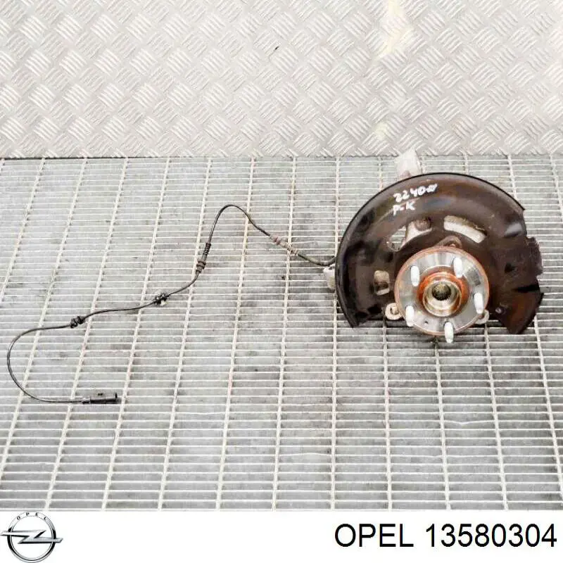 13580304 Opel Piasta przednia