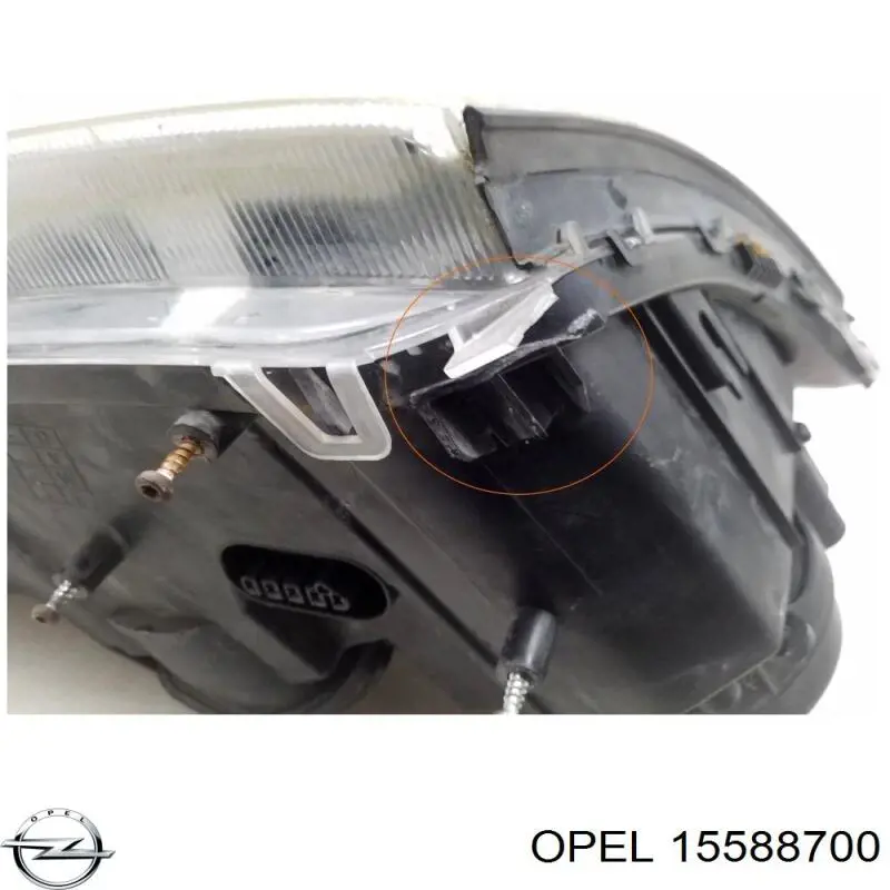 Reflektor lewy Opel 15588700 cena, od 93,16 USD