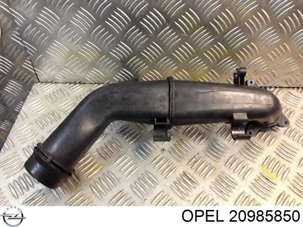 Wlot powietrza do filtra powietrza General Motors 20985850 cena, od 76,72 USD