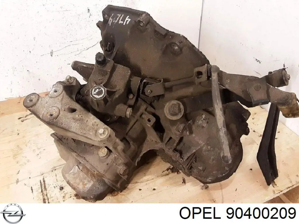 Mechaniczna skrzynia biegów w komplecie 90400209 Opel