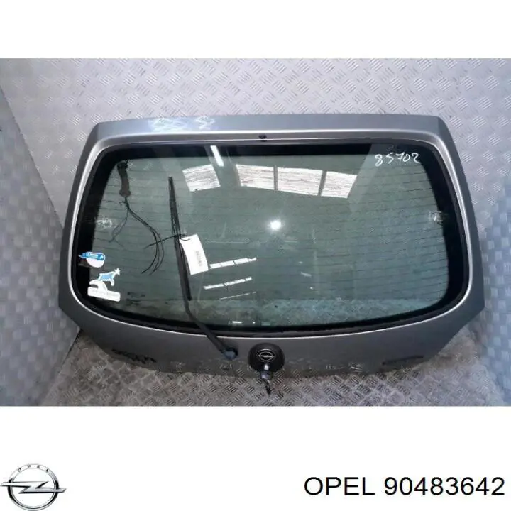 Do koszyka Drzwi tylne (bagażnika 3/5) Opel Corsa B S93