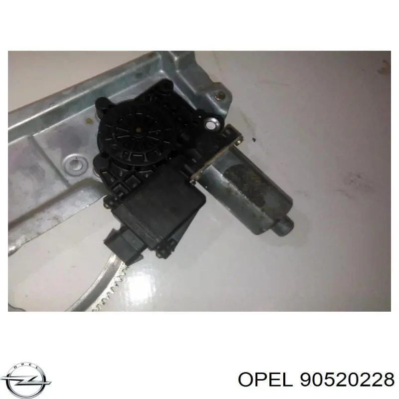 Mechanizm podnoszenia szyby drzwi przednich prawych 90520228 General Motors