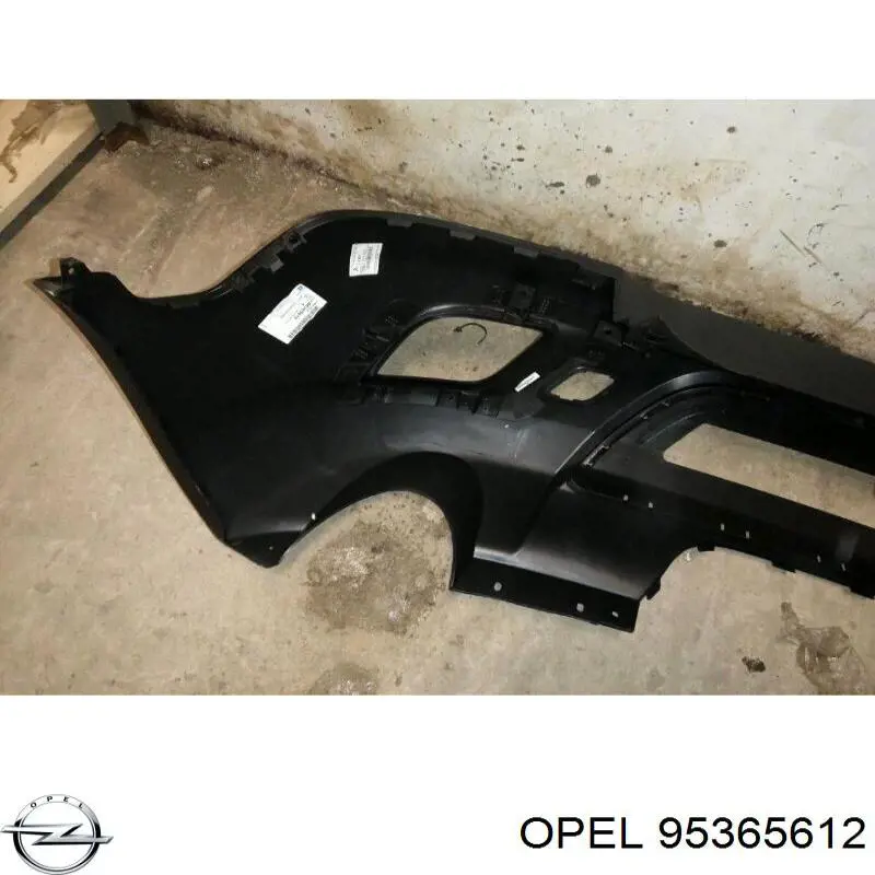 Zderzak tylny 95365612 Opel
