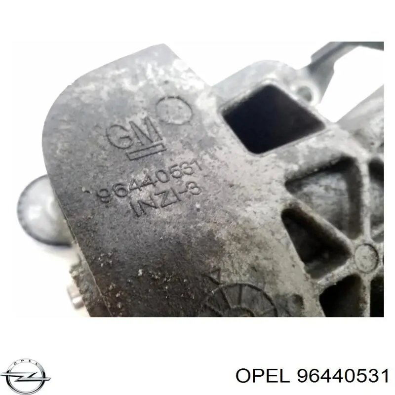 Do koszyka Wspornik alternatora Chevrolet Captiva I C100