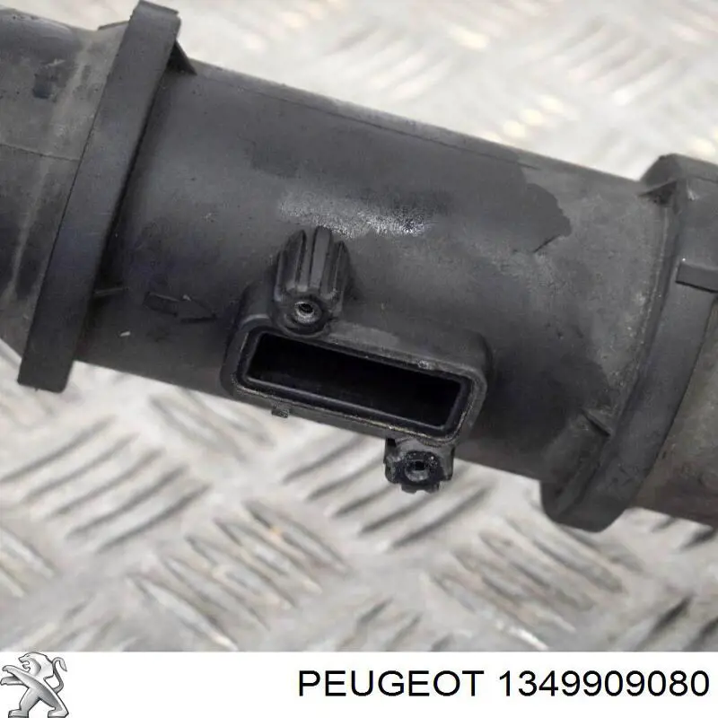 Do koszyka 1369007080 Fiat/Alfa/Lancia Króciec powietrza, wylot filtra powietrznego