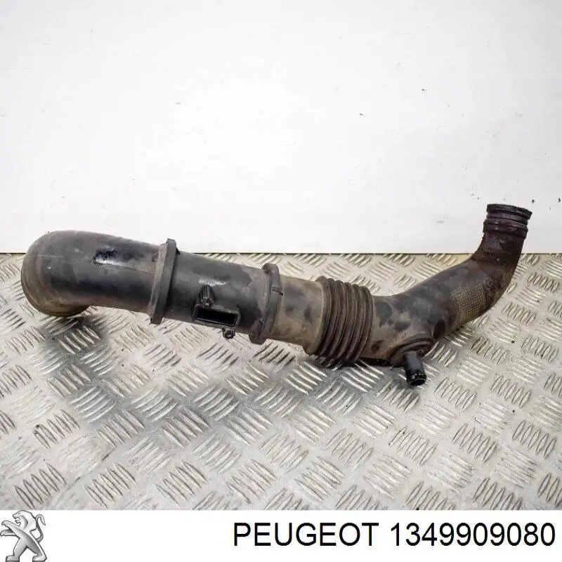 1369007080 Fiat/Alfa/Lancia Króciec powietrza, wylot filtra powietrznego