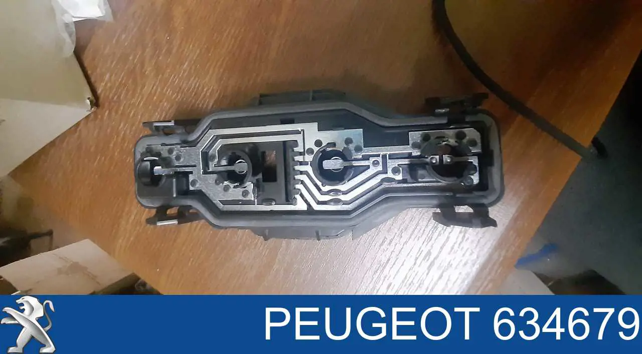 Płyta lampy zespolonej tylnej kontaktowa Peugeot/Citroen 0000634679 cena, od 50,87 USD