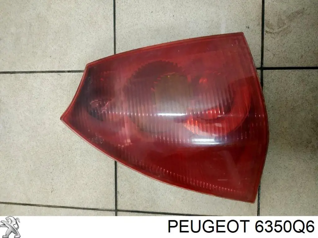6350Q6 Peugeot/Citroen Lampa zespolona tylna lewa
