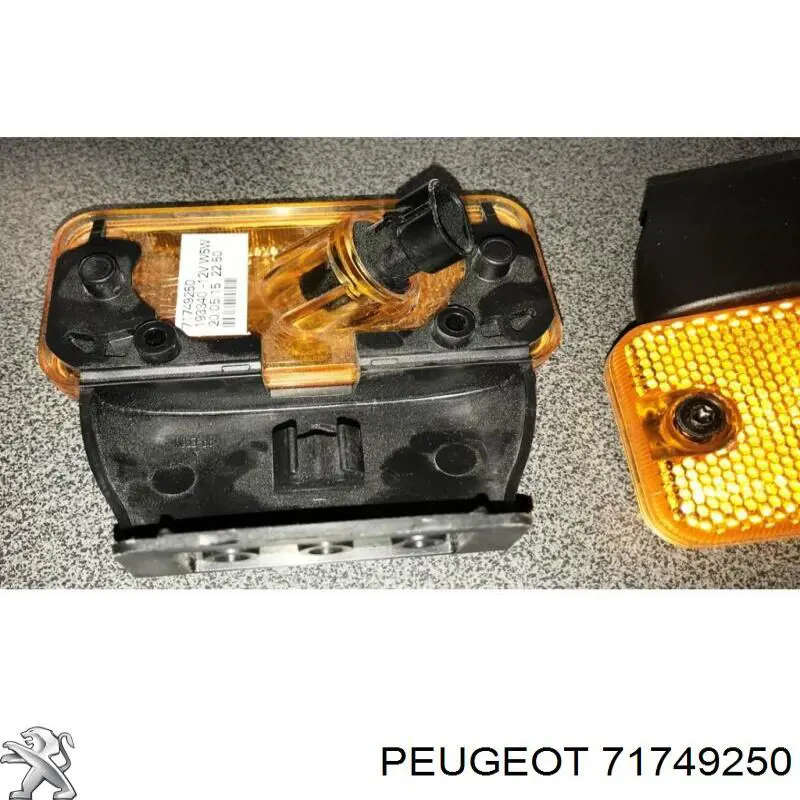 Lampa pozycyjna boczna (furgon) Peugeot/Citroen 71749250 cena, od 10,57 USD