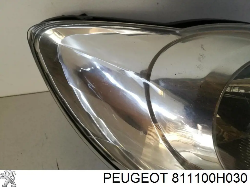 Do koszyka 811100H030 Peugeot/Citroen Reflektor prawy