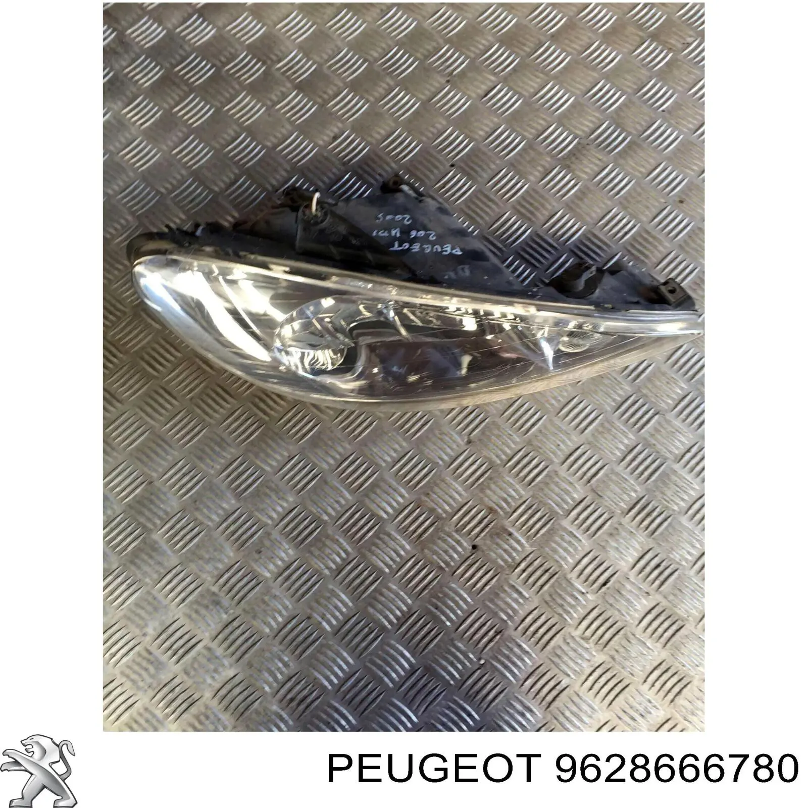 9628666780 Peugeot/Citroen Reflektor prawy