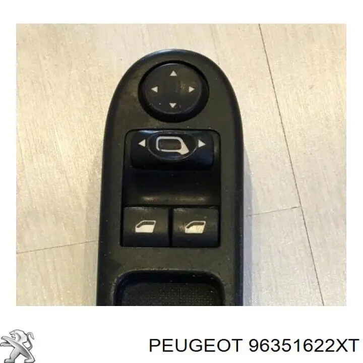 Panel przyciskowy sterowania podnośnikiem szyby przedni lewy Peugeot/Citroen 96351622XT cena, od 34,05 USD