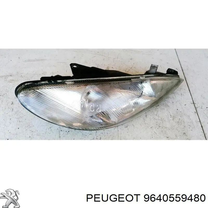 9640559480 Peugeot/Citroen Reflektor prawy