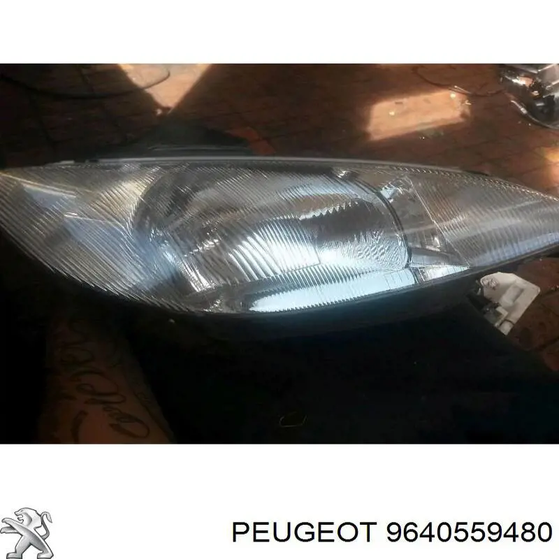 Reflektor prawy Peugeot/Citroen 9640559480 cena, od 57,89 USD