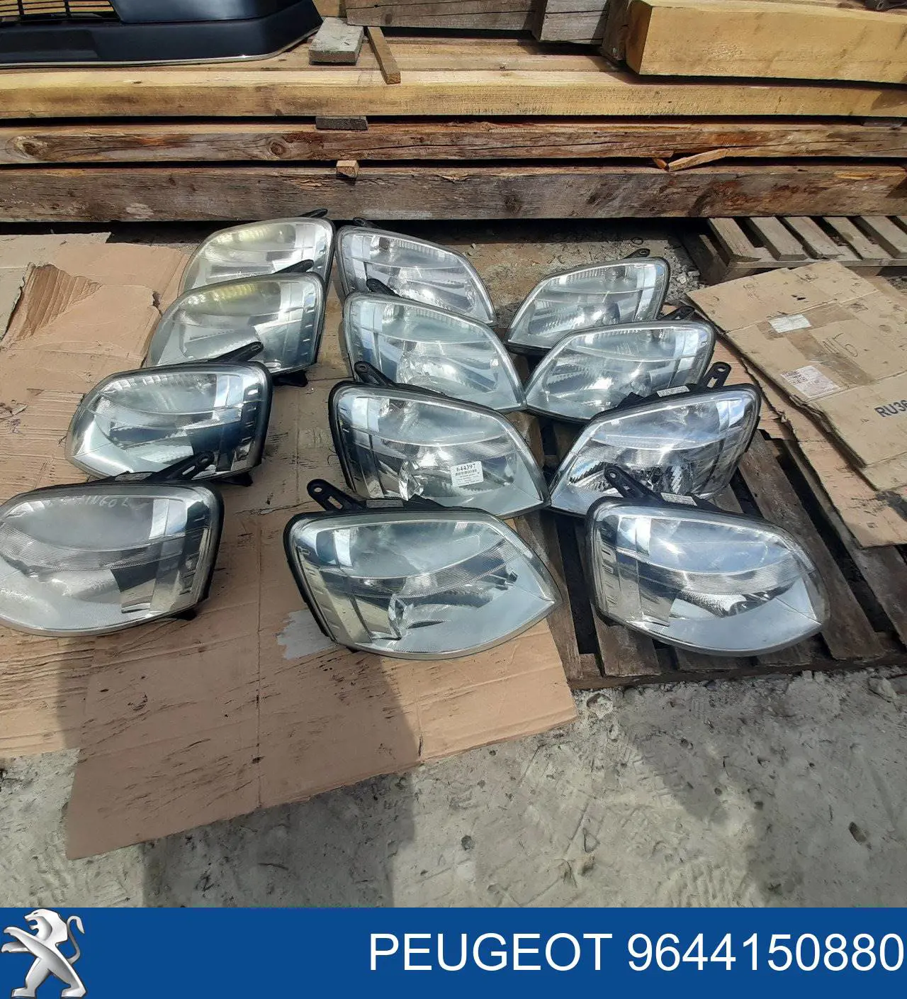 9644150880 Peugeot/Citroen Reflektor prawy