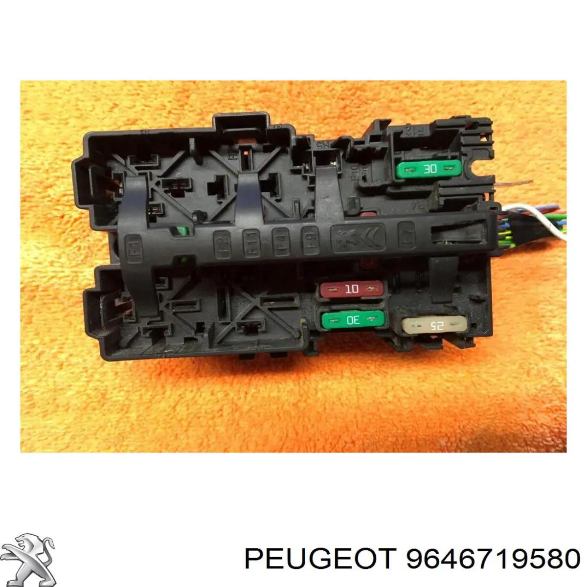  Wspornik alternatora Citroen C3 1