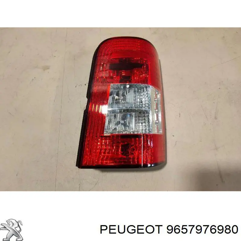 9657976980 Peugeot/Citroen Lampa zespolona tylna prawa