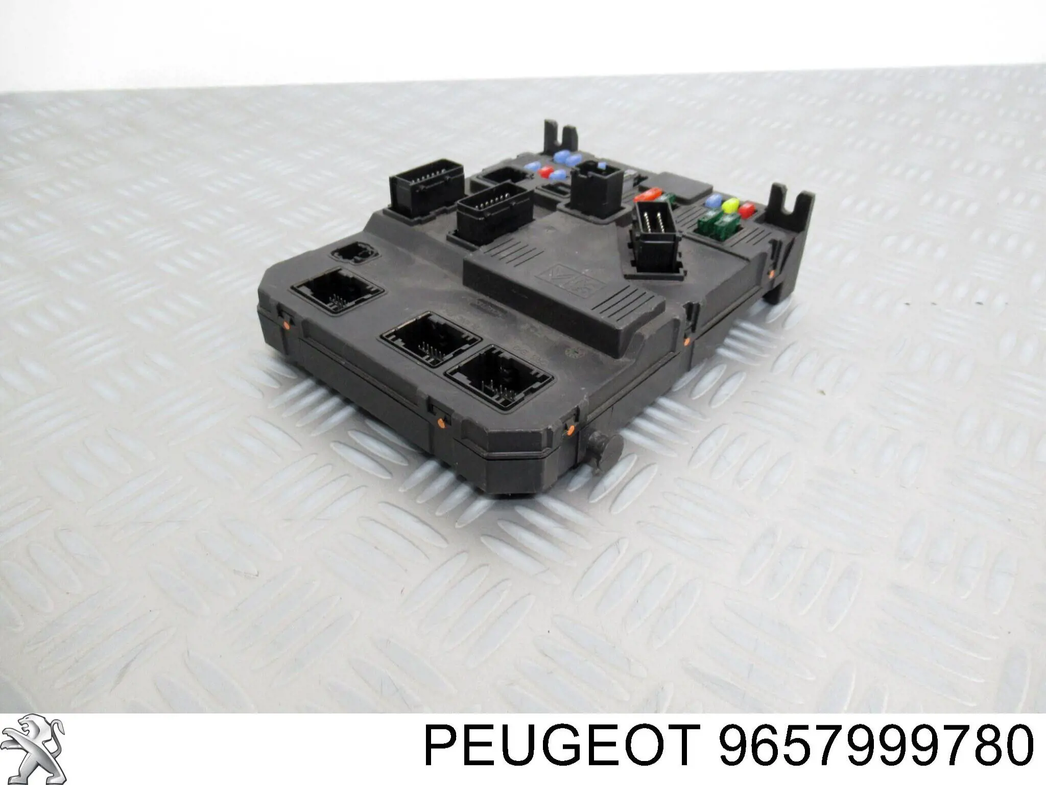 Skrzynka bezpieczników do Peugeot 206  2A/C