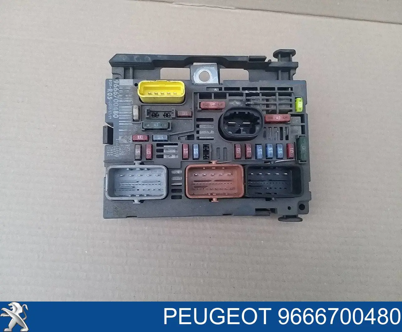 9666700480 Peugeot/Citroen Skrzynka bezpieczników