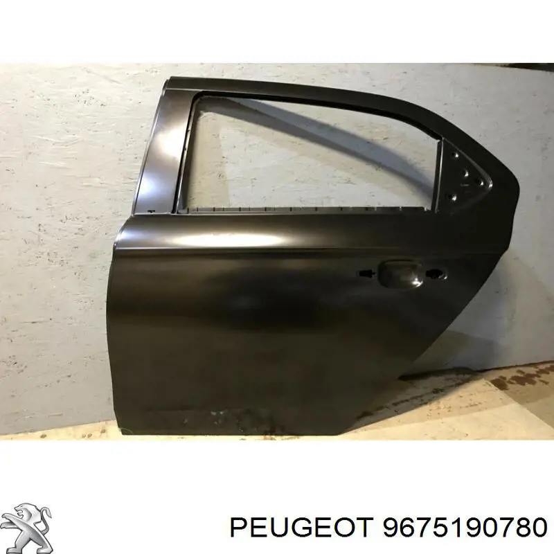 Drzwi tylne lewe Peugeot 301 sedana (2013 - 2026) cena, od 222,39 USD