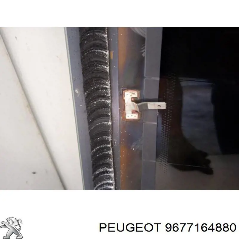  Szyba tylna Peugeot 301 