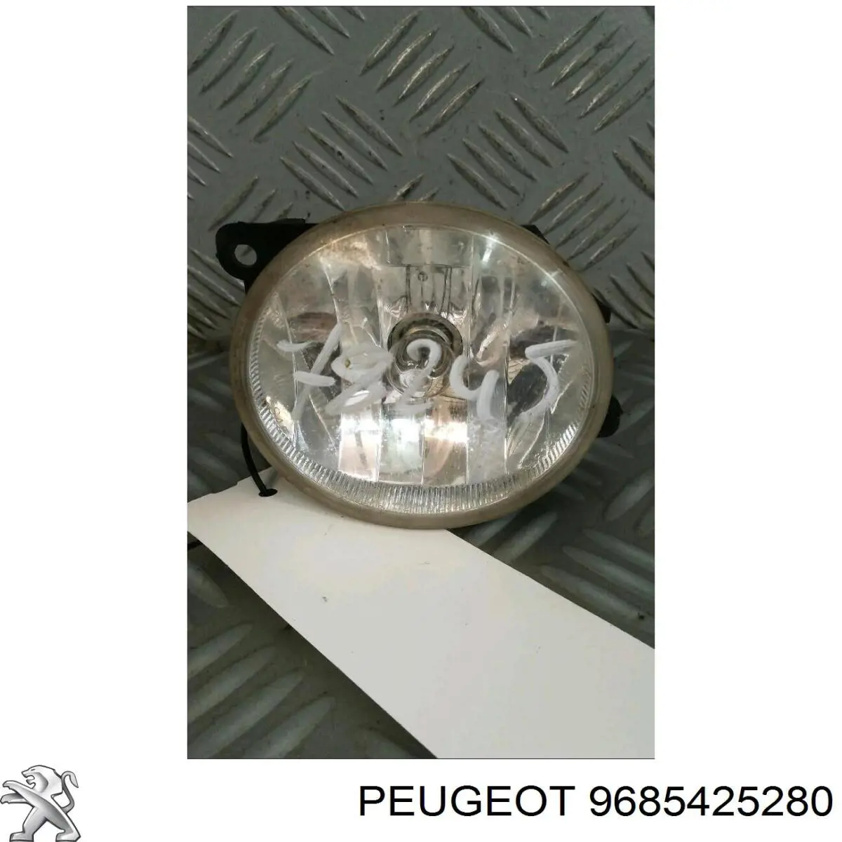 Lampa przeciwmgielna lewa/prawa Peugeot/Citroen 9685425280 cena, od 59,50 USD