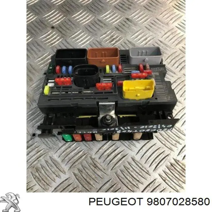 9807028580 Peugeot/Citroen Skrzynka bezpieczników
