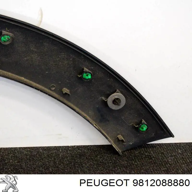Poszerzenie (nakładka) reperaturki tylnego błotnika lewy 9812088880 Peugeot/Citroen