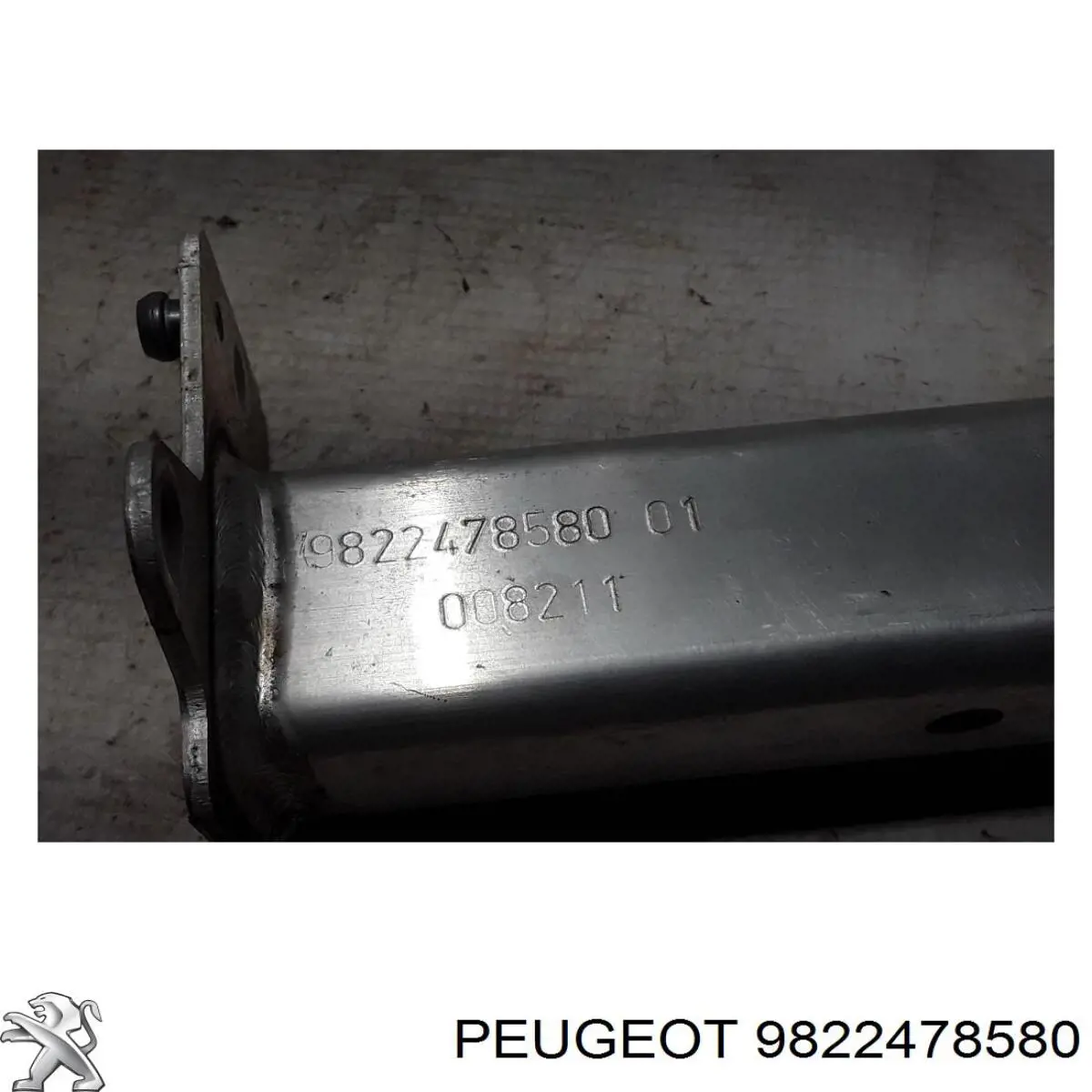 Wspornik zderzaka przedniego prawy 9822478580 Peugeot/Citroen