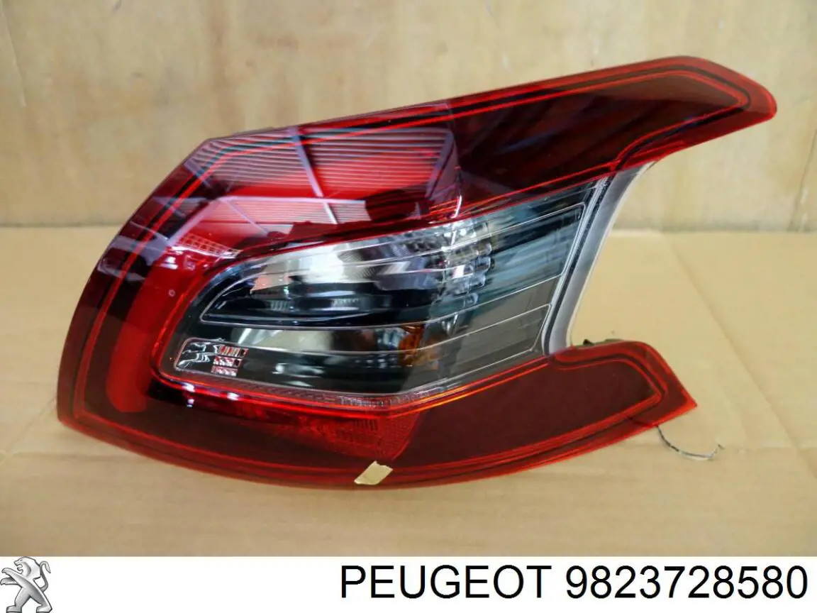 9823728580 Peugeot/Citroen Lampa zespolona tylna prawa zewnętrzna