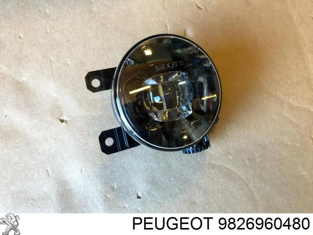 Lampa przeciwmgielna lewa/prawa Peugeot/Citroen 9826960480 cena, od 66,49 USD
